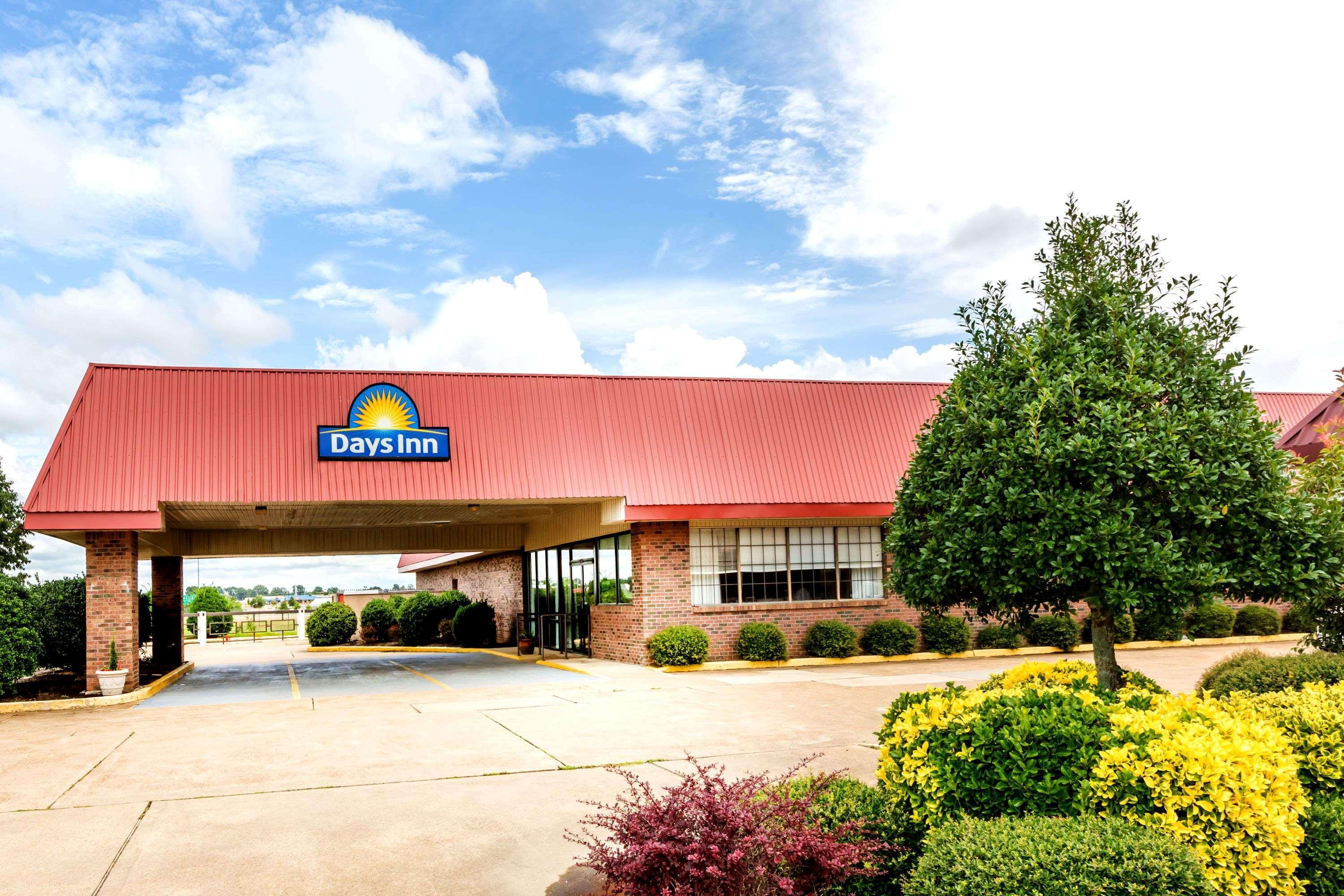 Days Inn By Wyndham Бейтсвил Екстериор снимка