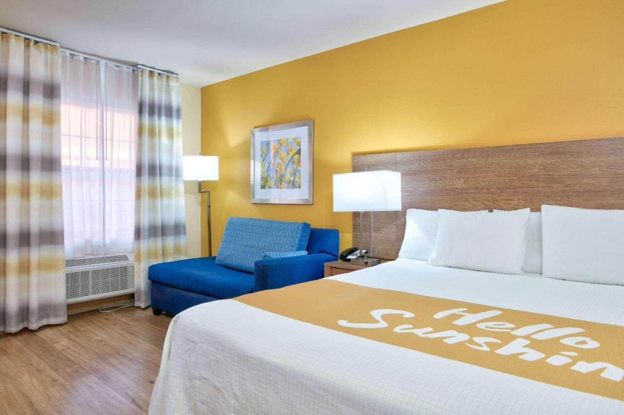 Days Inn By Wyndham Бейтсвил Екстериор снимка